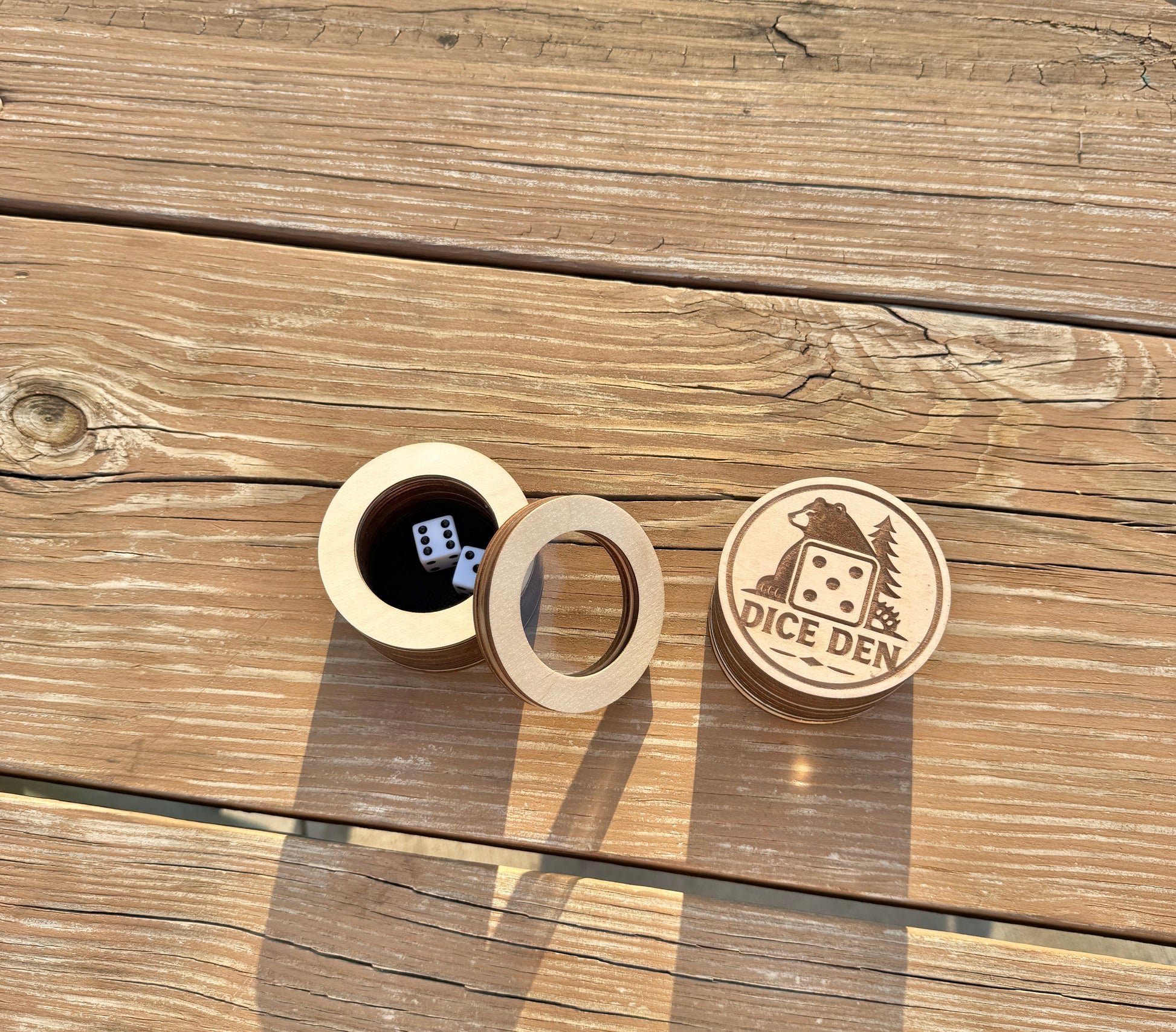 Dice Den Dice Shaker, Magnetic Dice Holder, Dice Cup with Transparent Lid, Travel Dice Shaker