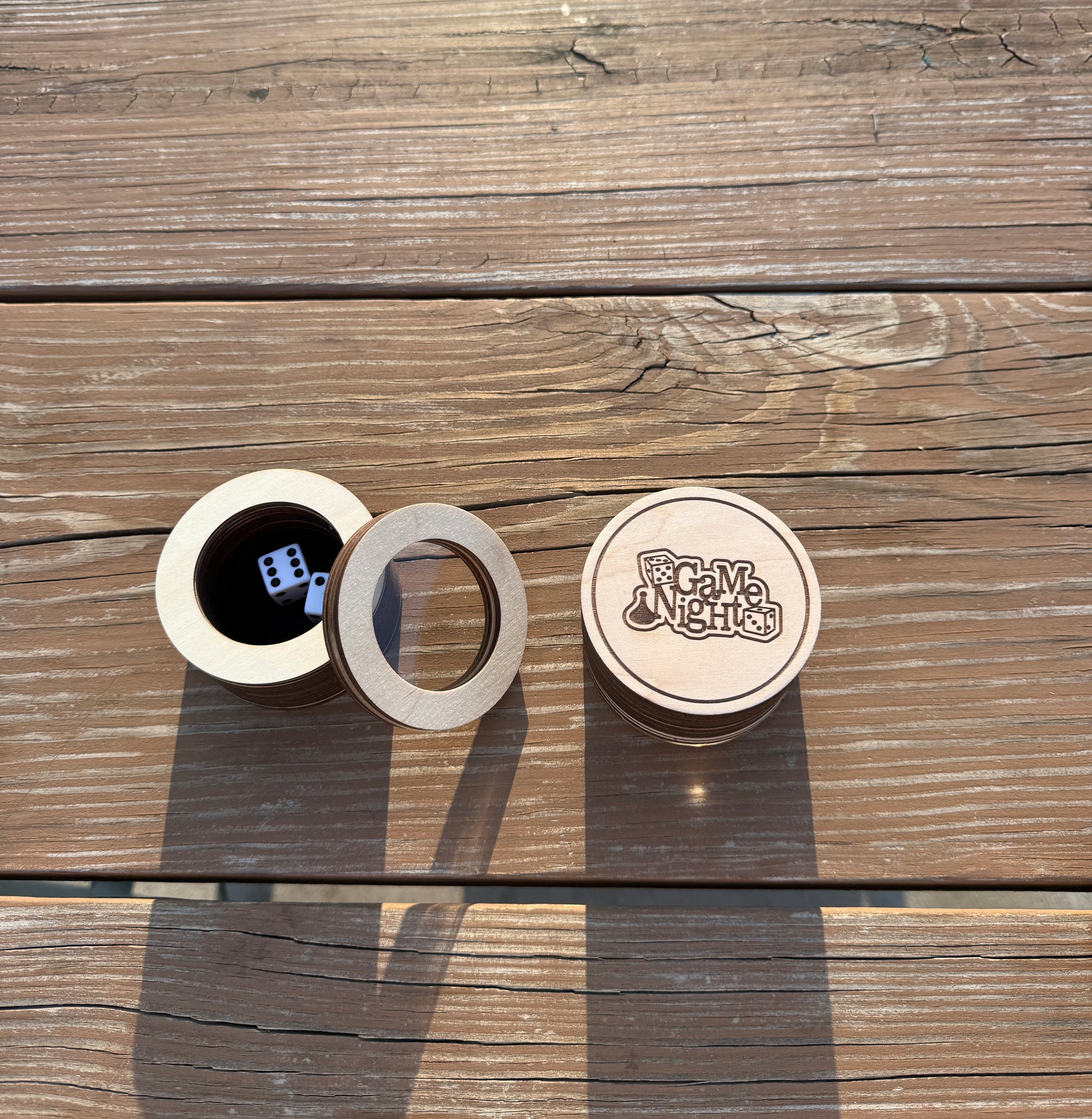 Dice Den Dice Shaker, Magnetic Dice Holder, Dice Cup with Transparent Lid, Travel Dice Shaker